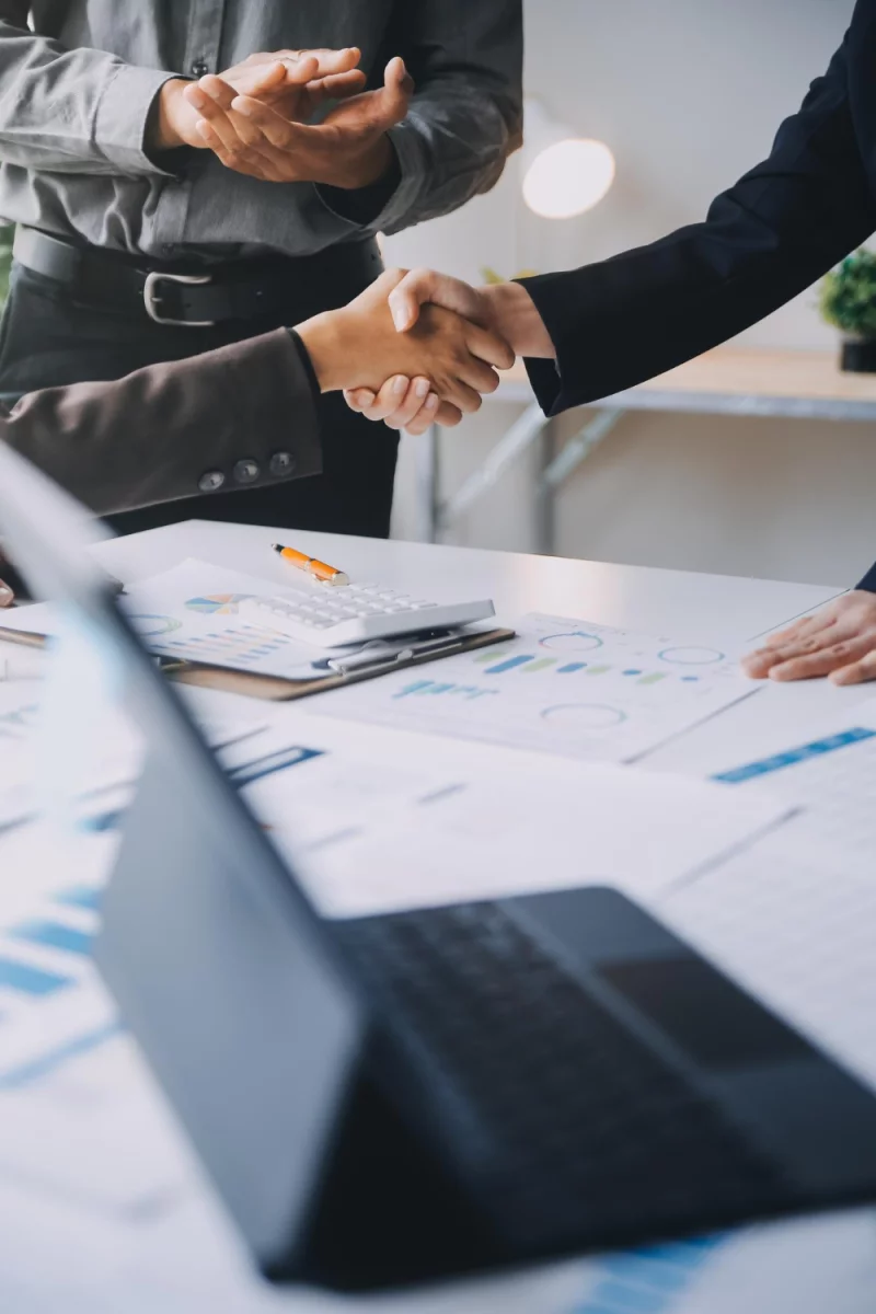 Półkotapczan z sofą – idealne rozwiązanie do małych wnętrz